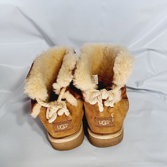 Ugg   - Picture 3 of 12